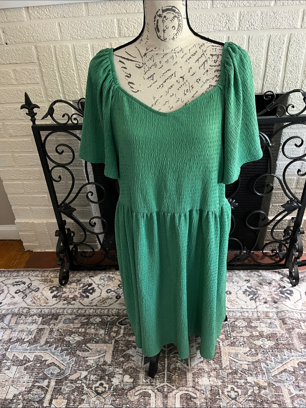 Ava & Viv Emerald Green Midi Dress with Flutter Sleeves